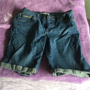 Levi’s mid-thigh shorts